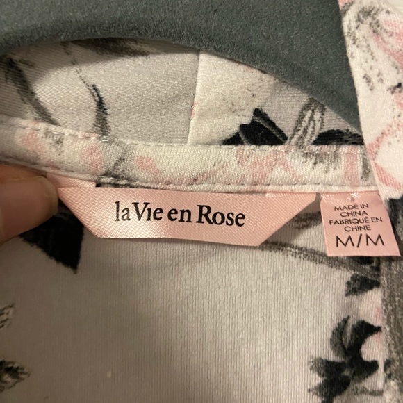 Floral Robe with ruffle details and pockets - Picture 3 of 9